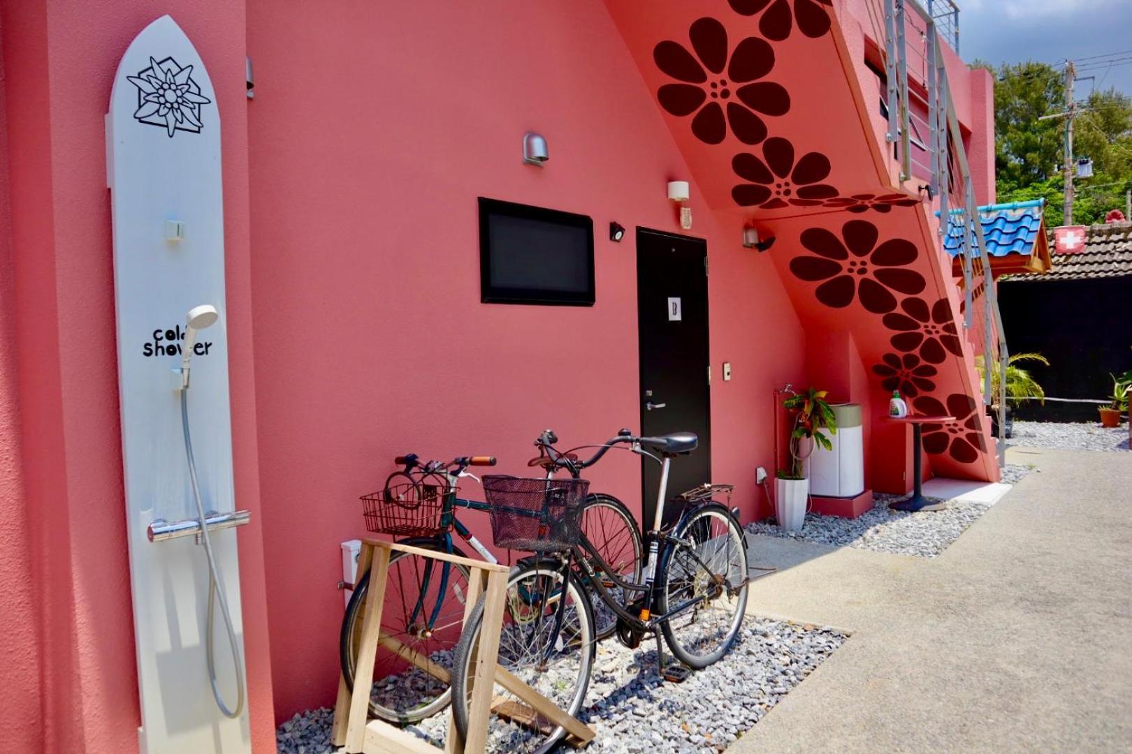 Hotel Little Swiss House Motobu Buitenkant foto