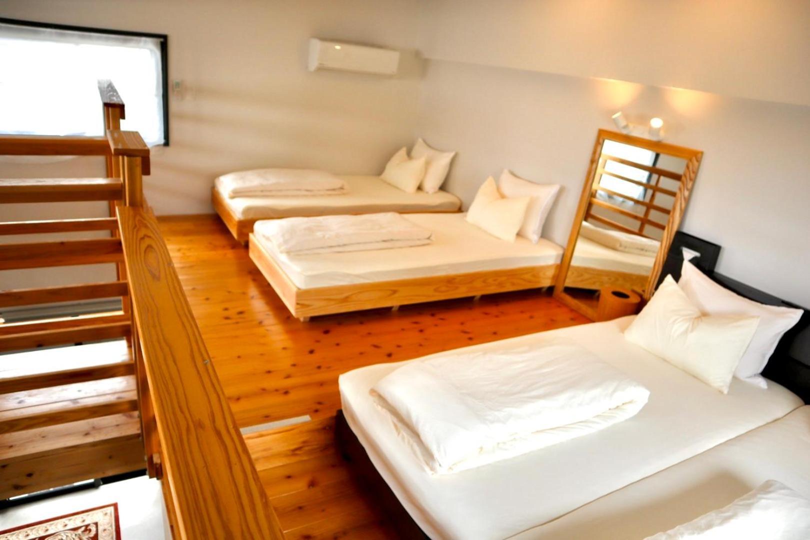 Hotel Little Swiss House Motobu Buitenkant foto